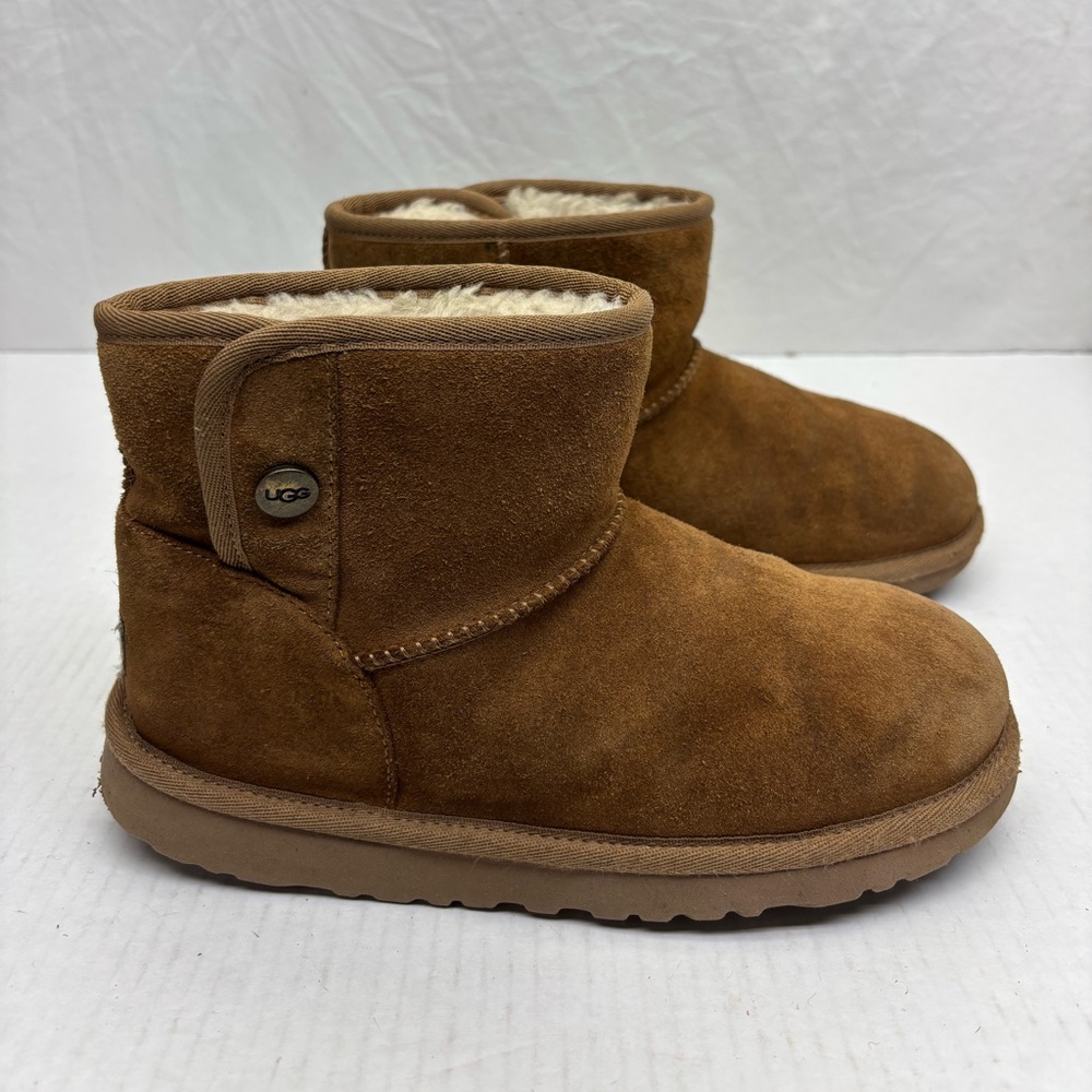 Ugg Classic Suede Shearling Lined Short Boots - Chestnut, SZ 5 wos, box 21 - Picture 3 of 8